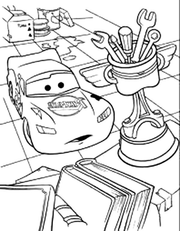Lighting McQueen In The Garage In Disney Cars Coloring Page - Download &  Print Online Coloring Pages for Free
